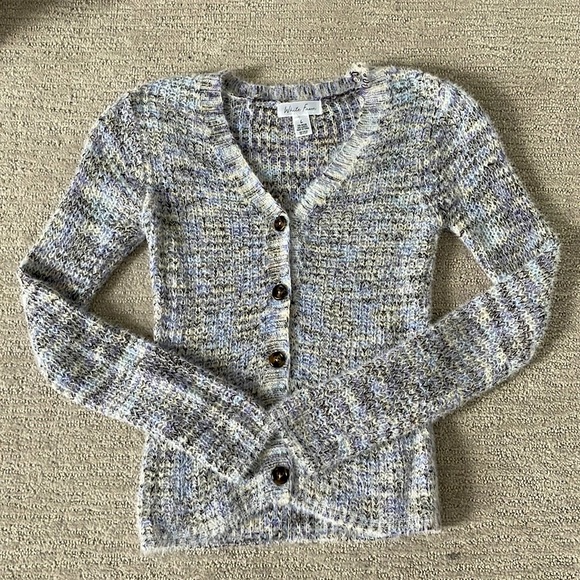 A multicolored long sleeve cardigan v-neck with brown buttons - Picture 1 of 1